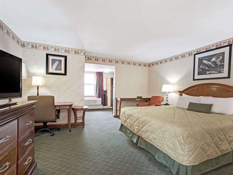 Ramada Inn Flemington Exteriér fotografie