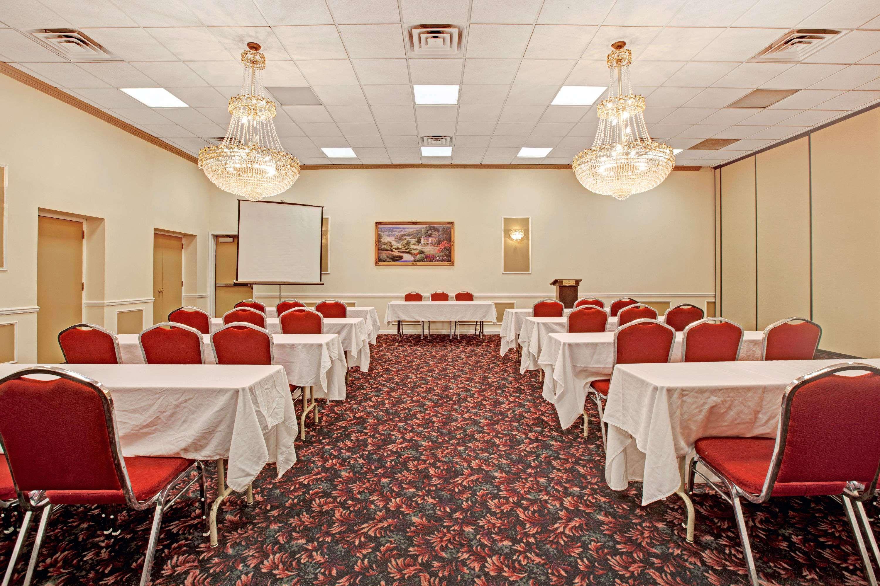 Ramada Inn Flemington Exteriér fotografie